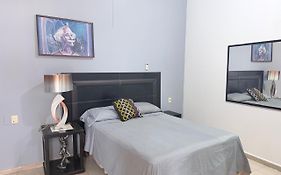 Depto. MAIA: A/C, agua caliente, WiFi, tv, cable.